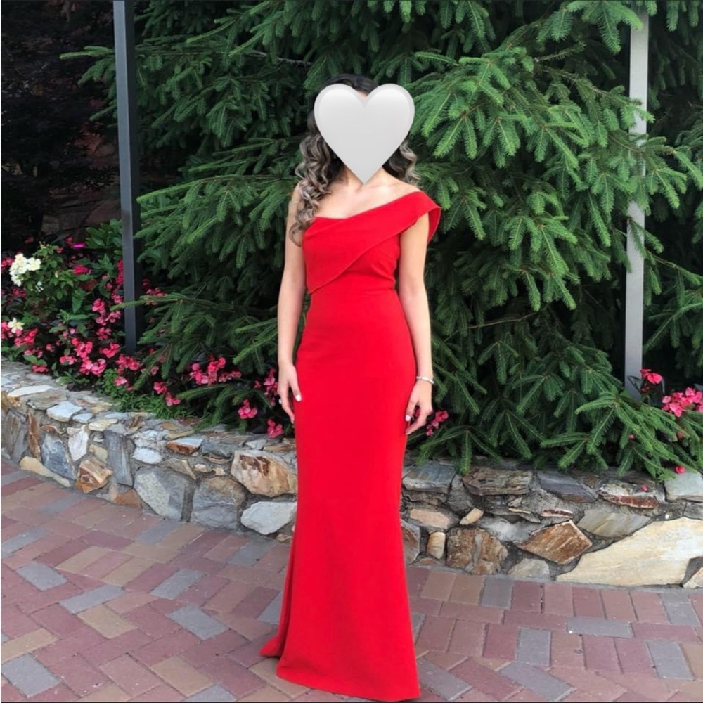 Beautiful one shoulder red gown size 4